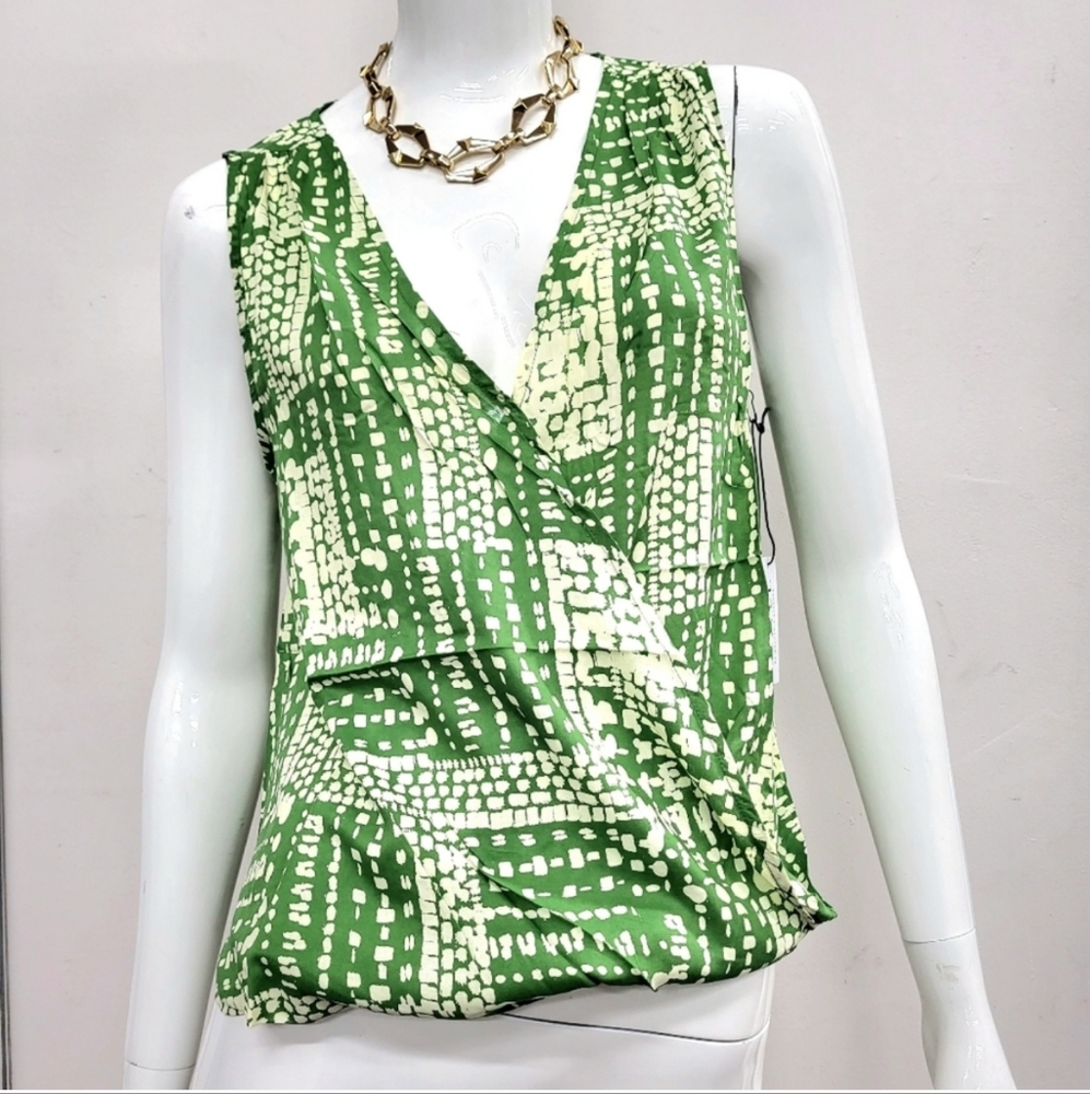 Velvet By Graham & Spencer Women’s Surplice Green Top Blouse MEDIUM NWT